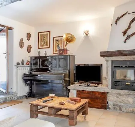 Casa de Férias Domus Arcumeggia Casalzuigno